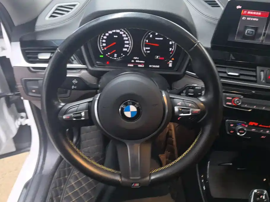 BMW X2 2023 — фото 15