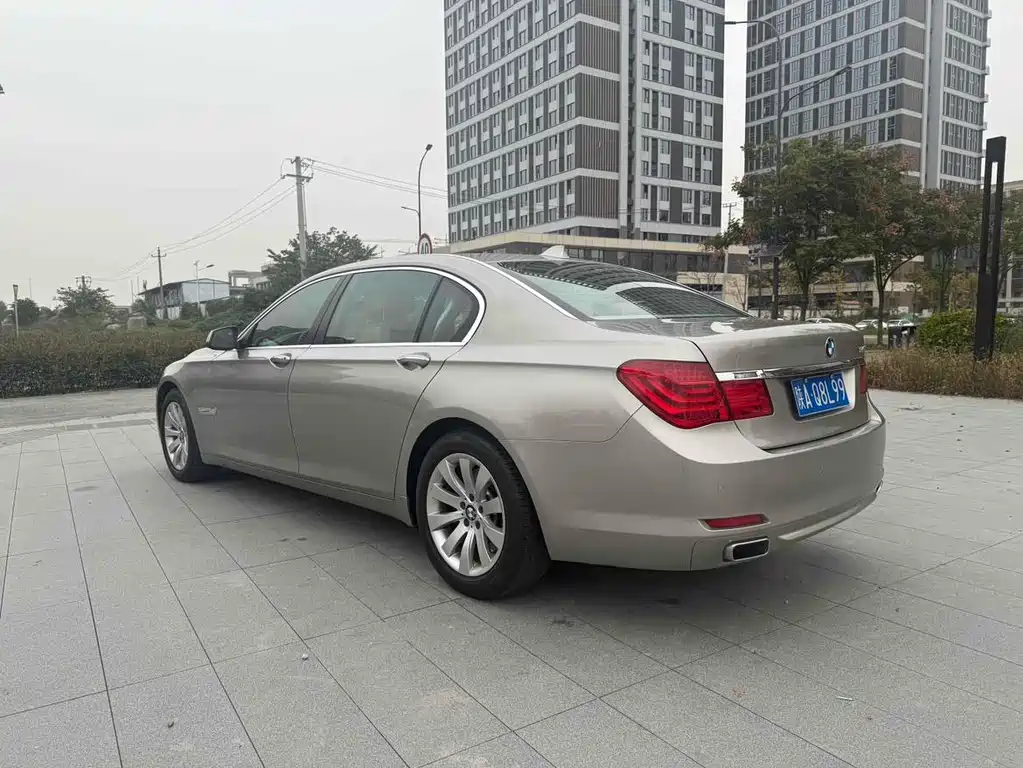 BMW 7 Series 2013 — фото 13