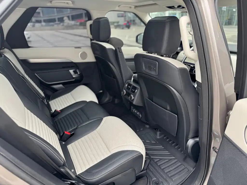 Land Rover Discovery 2021 — фото 10