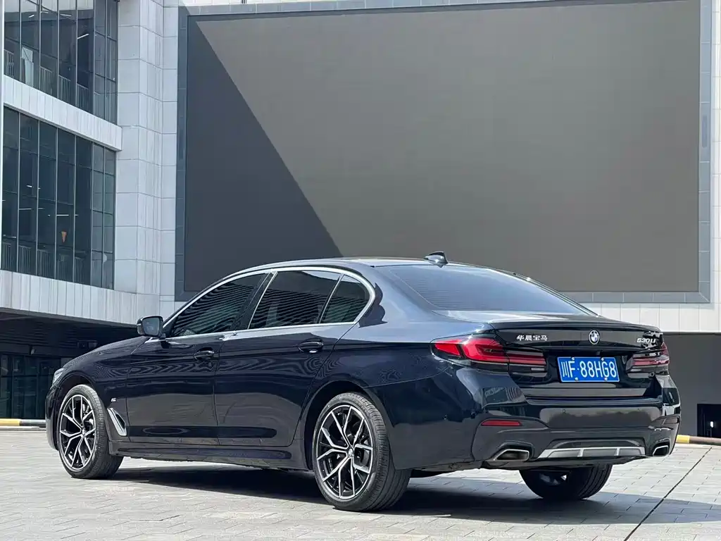 BMW 5 Series 2023