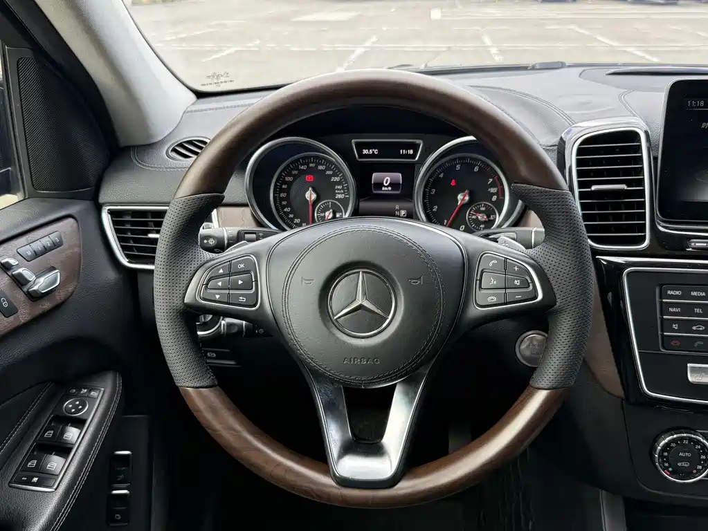 Mercedes-Benz GLS 2016 — фото 20