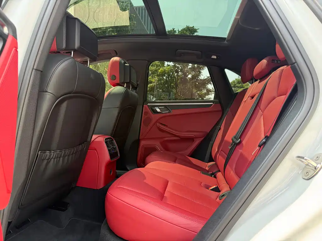 Porsche Macan 2020 — фото 17