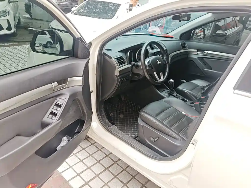 BAIC Shenbao X65 2019 — фото 16