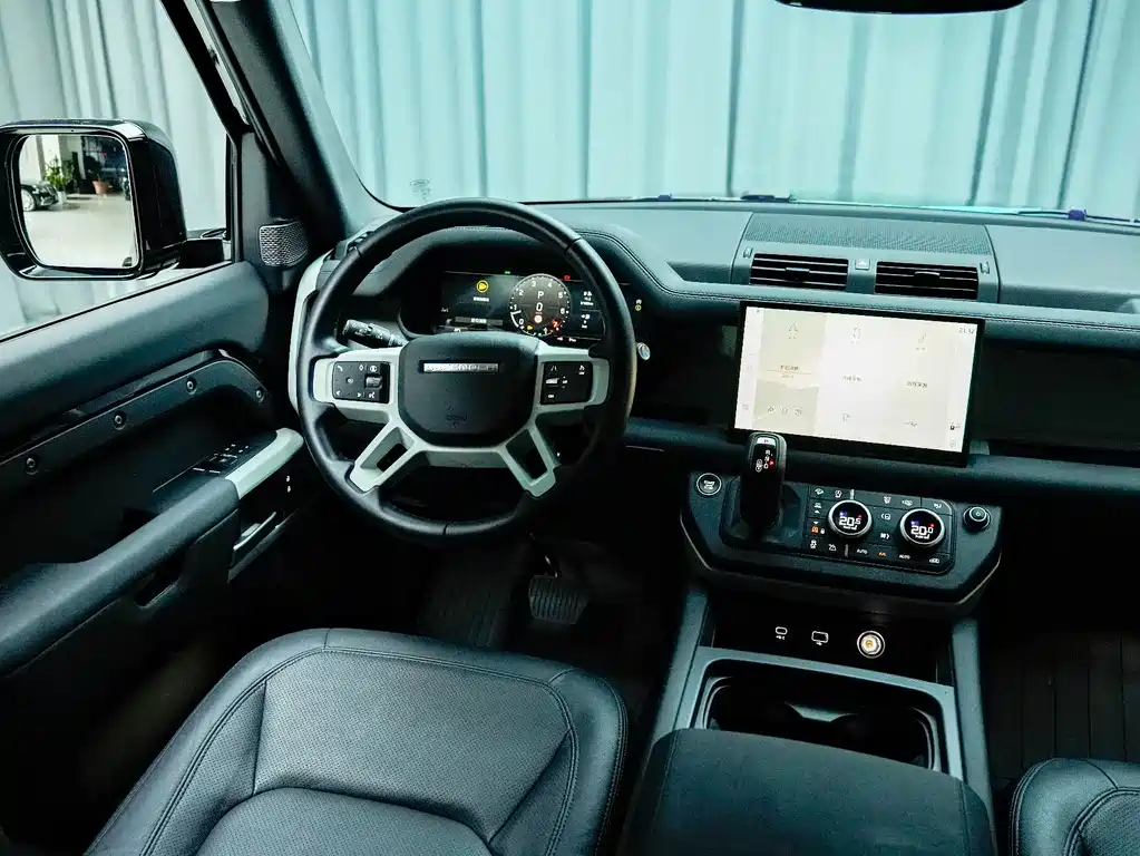 Land Rover Defender 2024 — фото 13