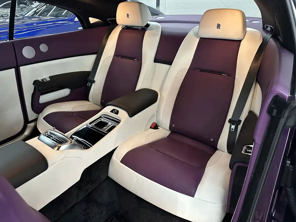Rolls-Royce Phantom 2020 — фото 14