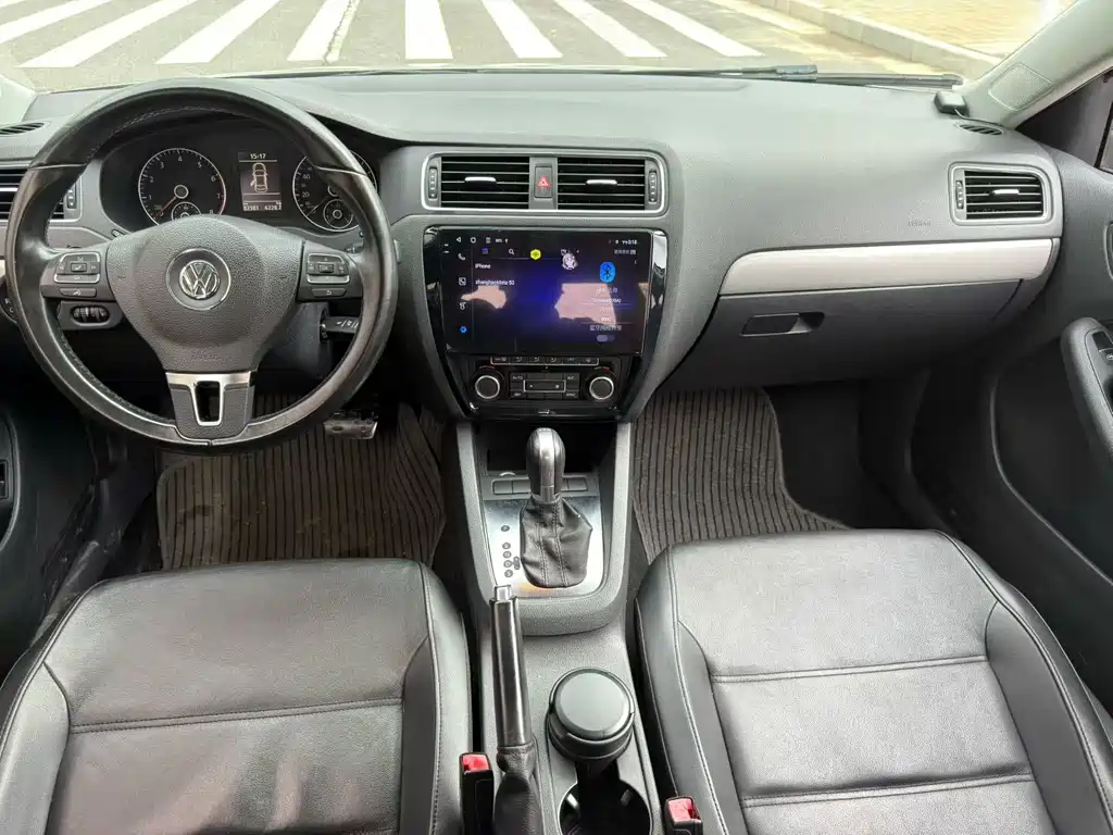 Volkswagen Sagitar 2014