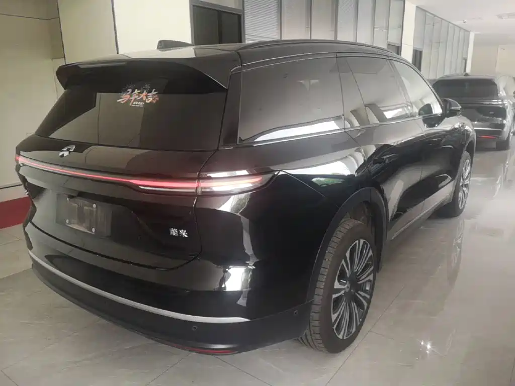 NIO ES8 2024