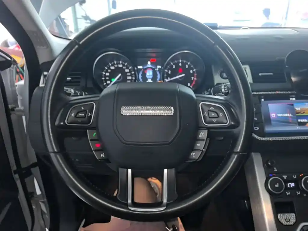 Land Rover Range Rover Evoque 2018 — фото 11