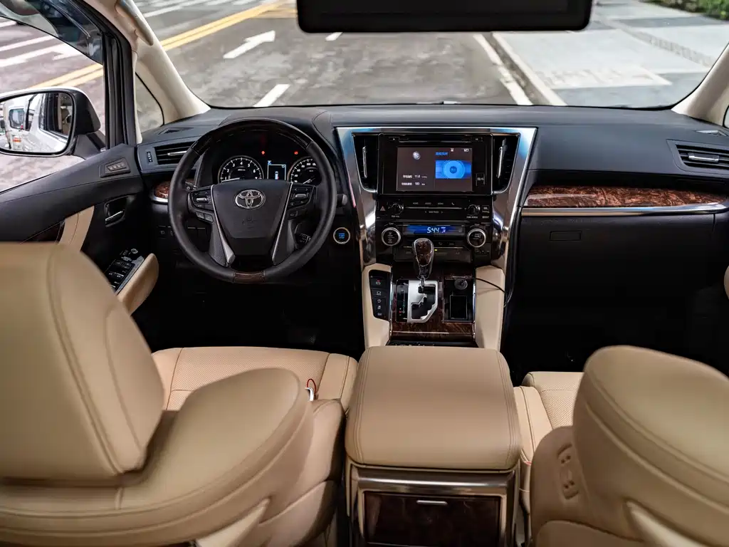 Toyota Alphard 2019 — фото 13