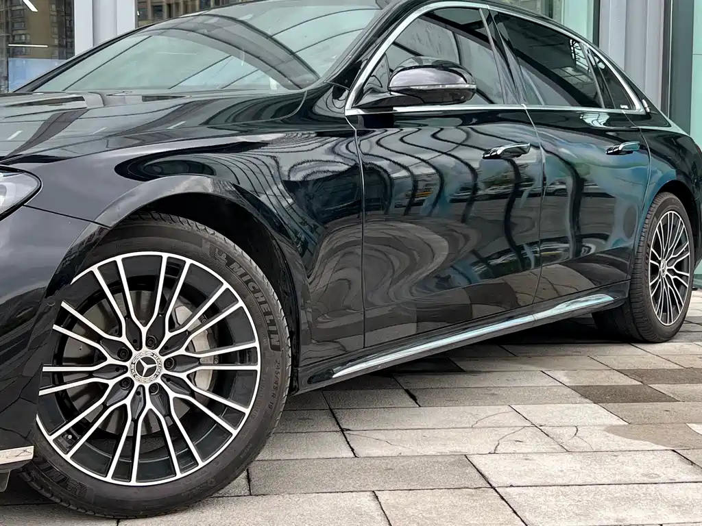 Mercedes-Benz E-Class 2025