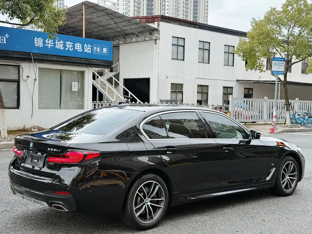 BMW 5 Series 2023