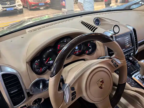 Porsche Cayenne 2014