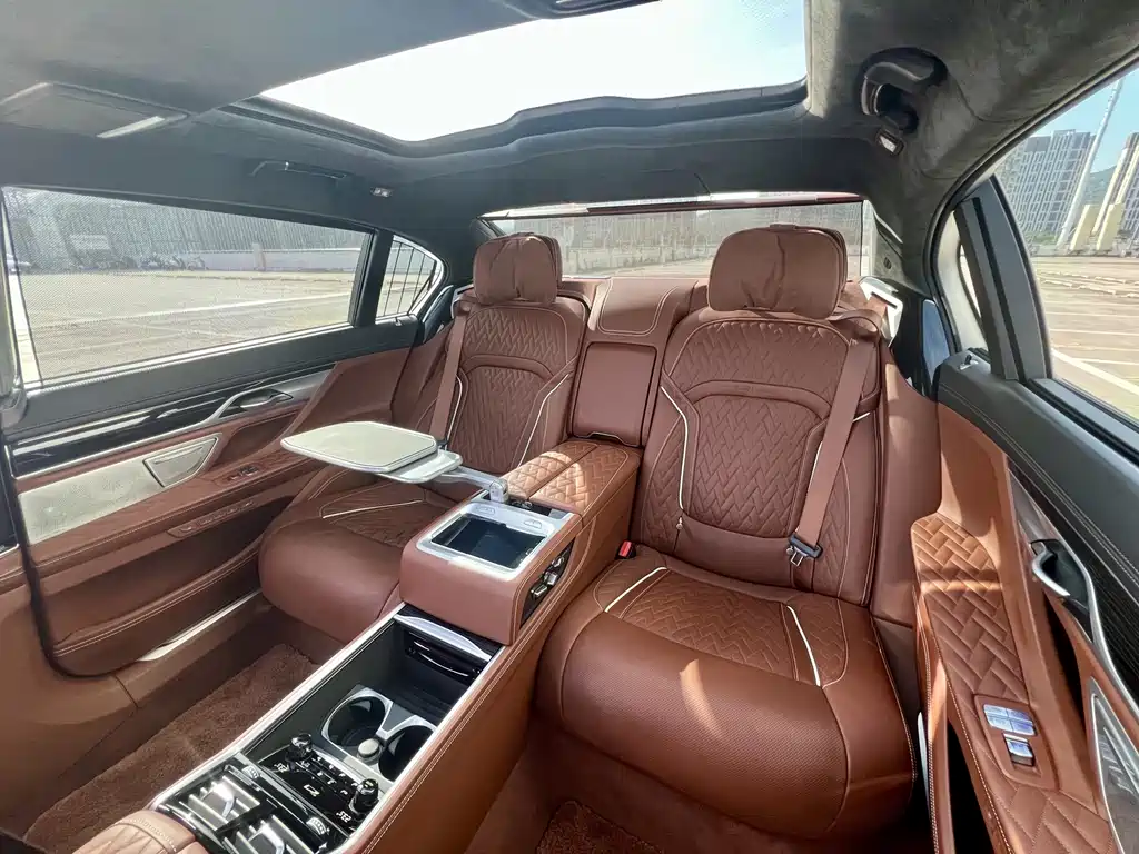 BMW 7 Series 2022 — фото 11