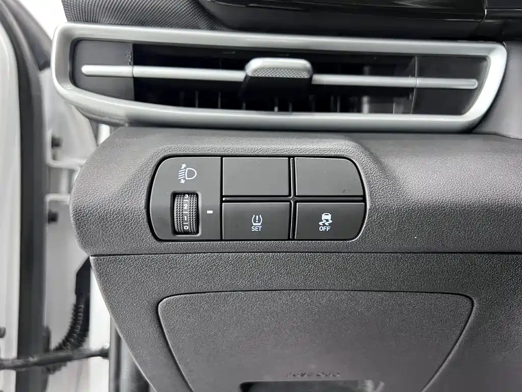 Hyundai Elantra 2023 — фото 9