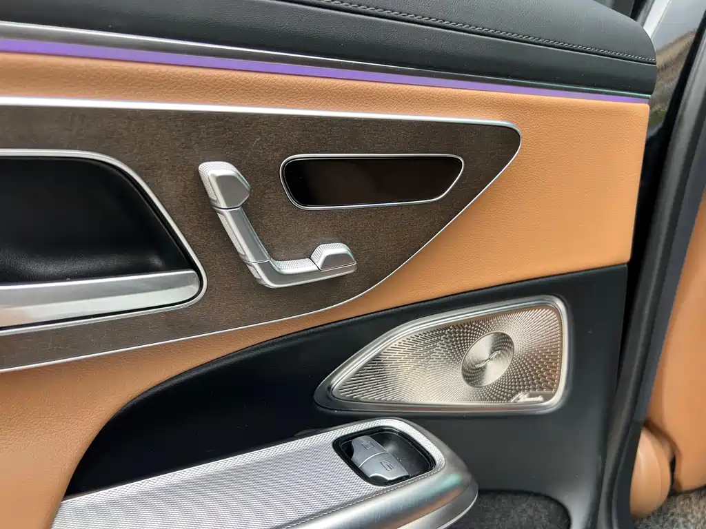 Mercedes-Benz E-Class 2025 — фото 42