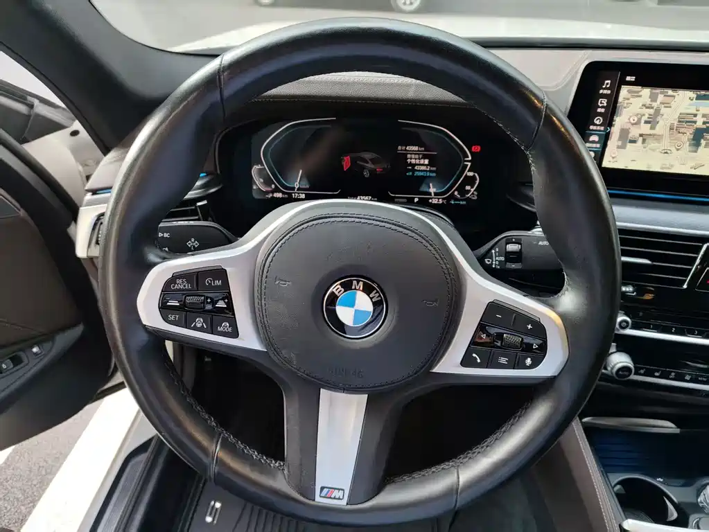 BMW 5 Series New Energy 2022 — фото 11