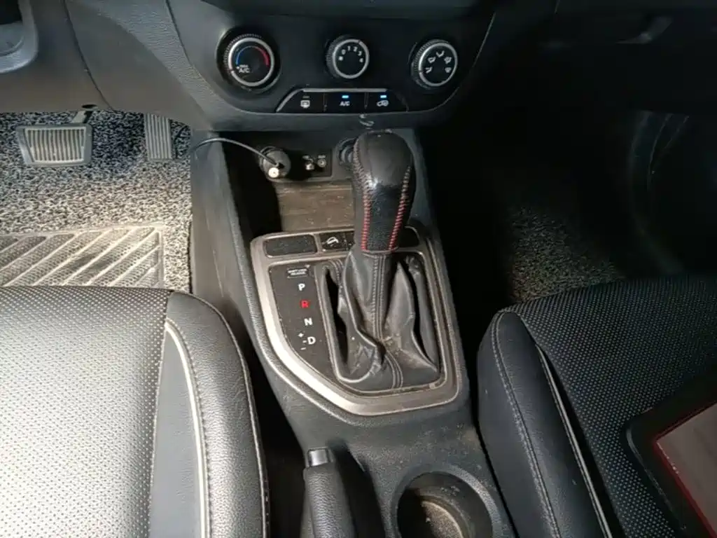 Hyundai ix25 2015 — фото 14