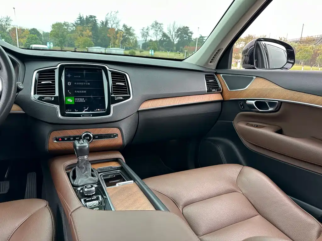 Volvo XC90 2019 — фото 12