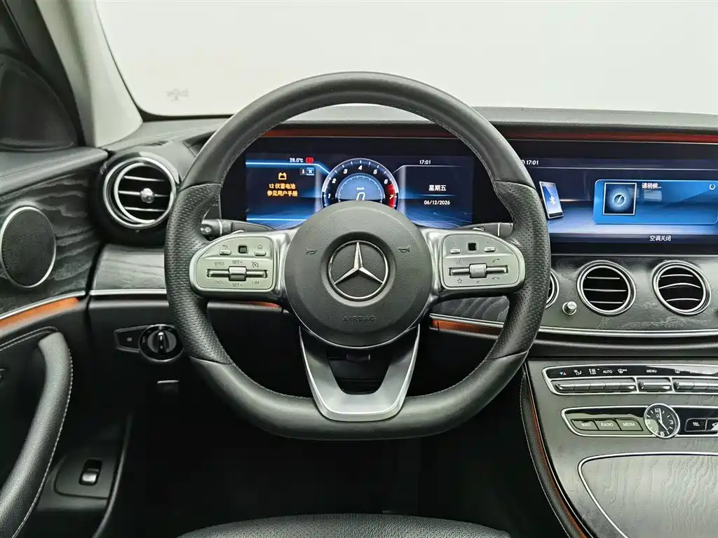 Mercedes-Benz E-Class 2019 — фото 11