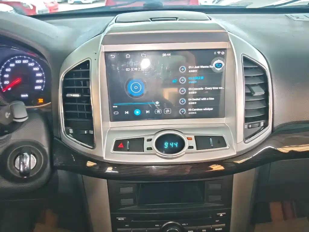 Chevrolet Captiva 2016 — фото 13