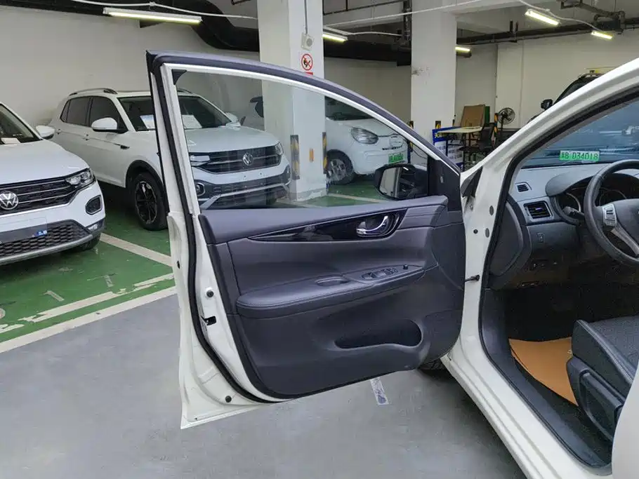 Nissan Tiida 2020