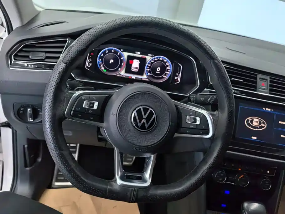 Volkswagen Tiguan L 2021 — фото 15