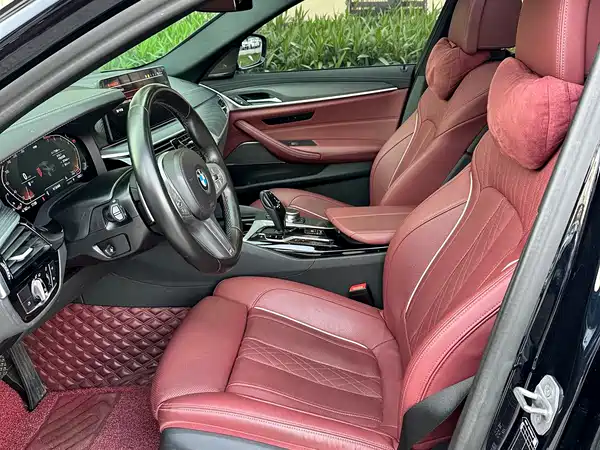 BMW 5 Series 2023
