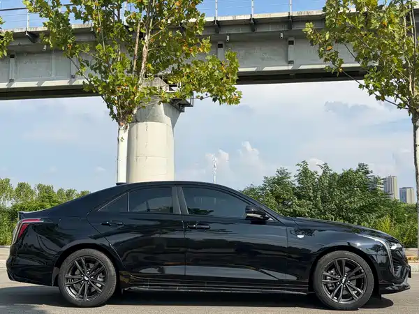 Cadillac CT4 2024