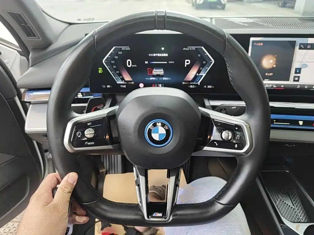 BMW i5 2024 — фото 11