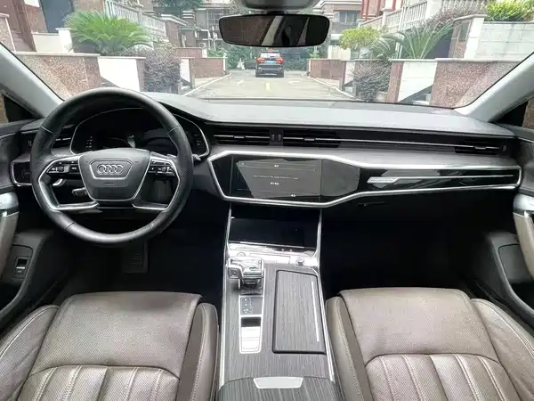 Audi A7L 2023