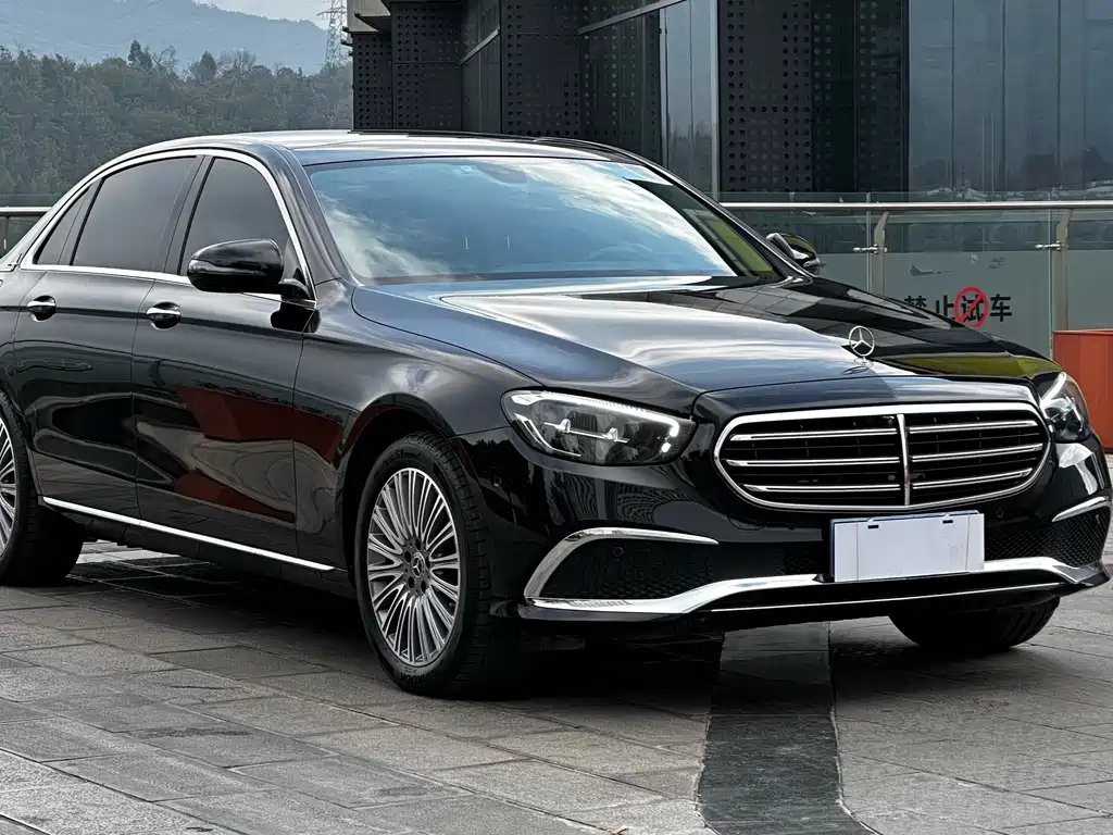 Mercedes-Benz E-Class 2022 — фото 3