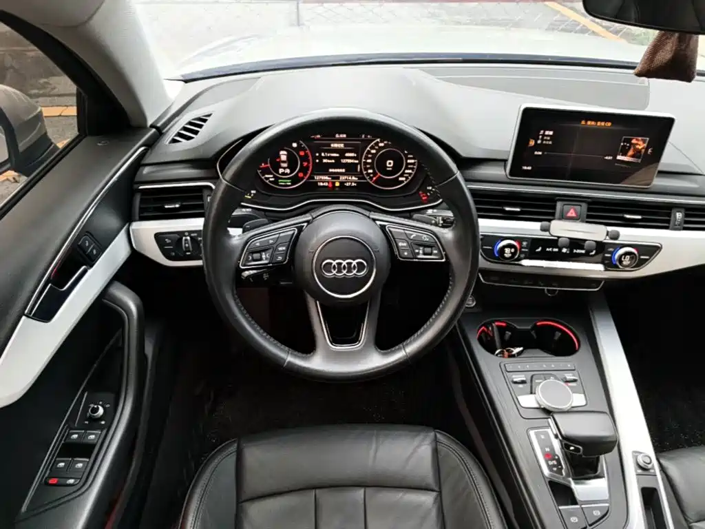 Audi A4L 2020 — фото 11