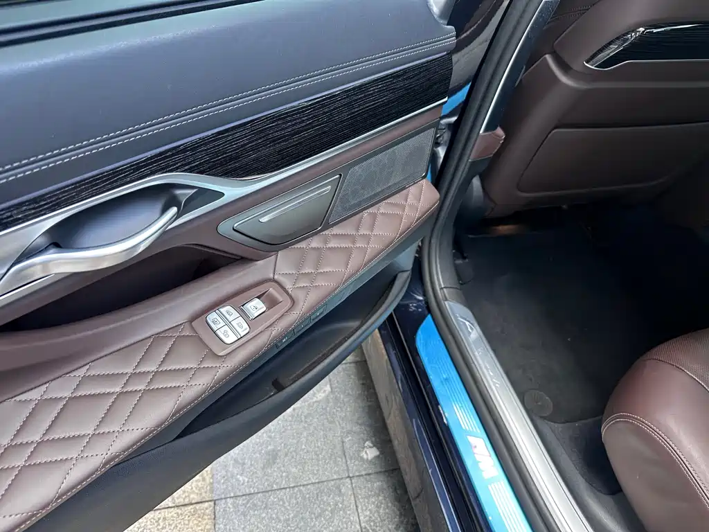 BMW 7 Series 2021 — фото 11