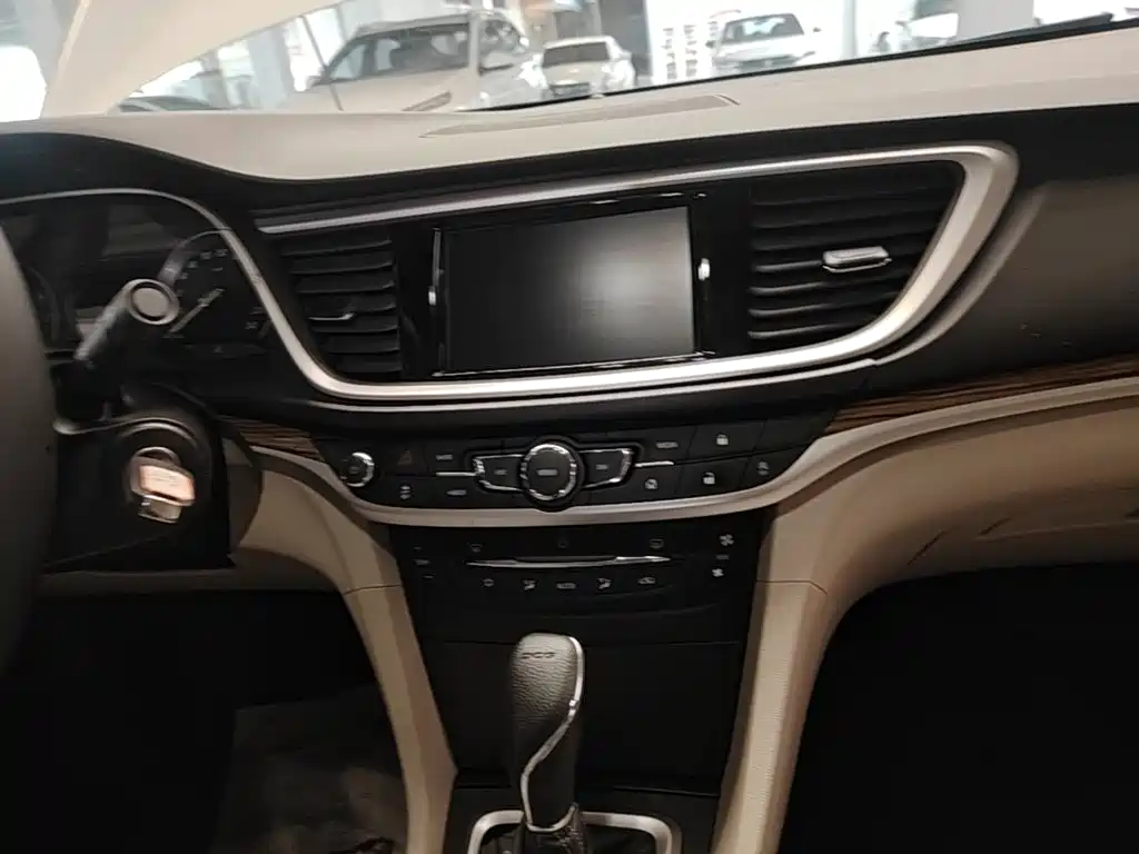 Buick Excelle 2020 — фото 13