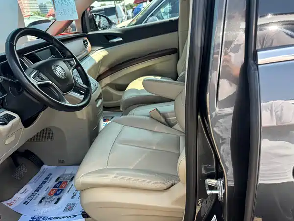 Buick GL8 2020