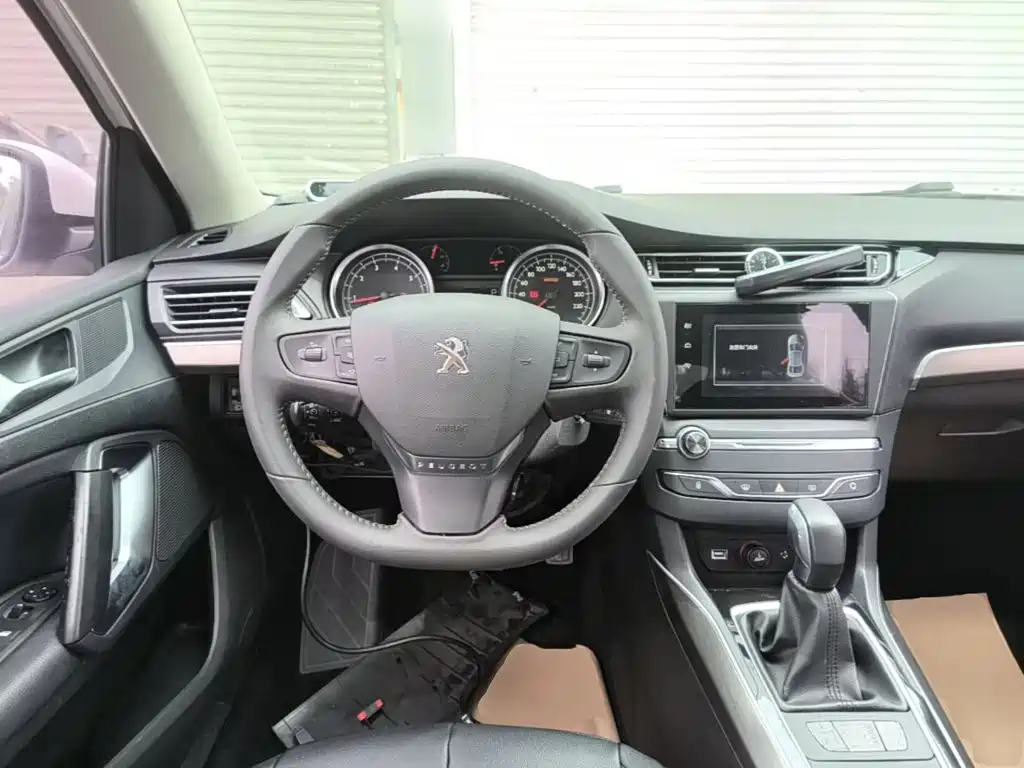 Peugeot 408 2016 — фото 10