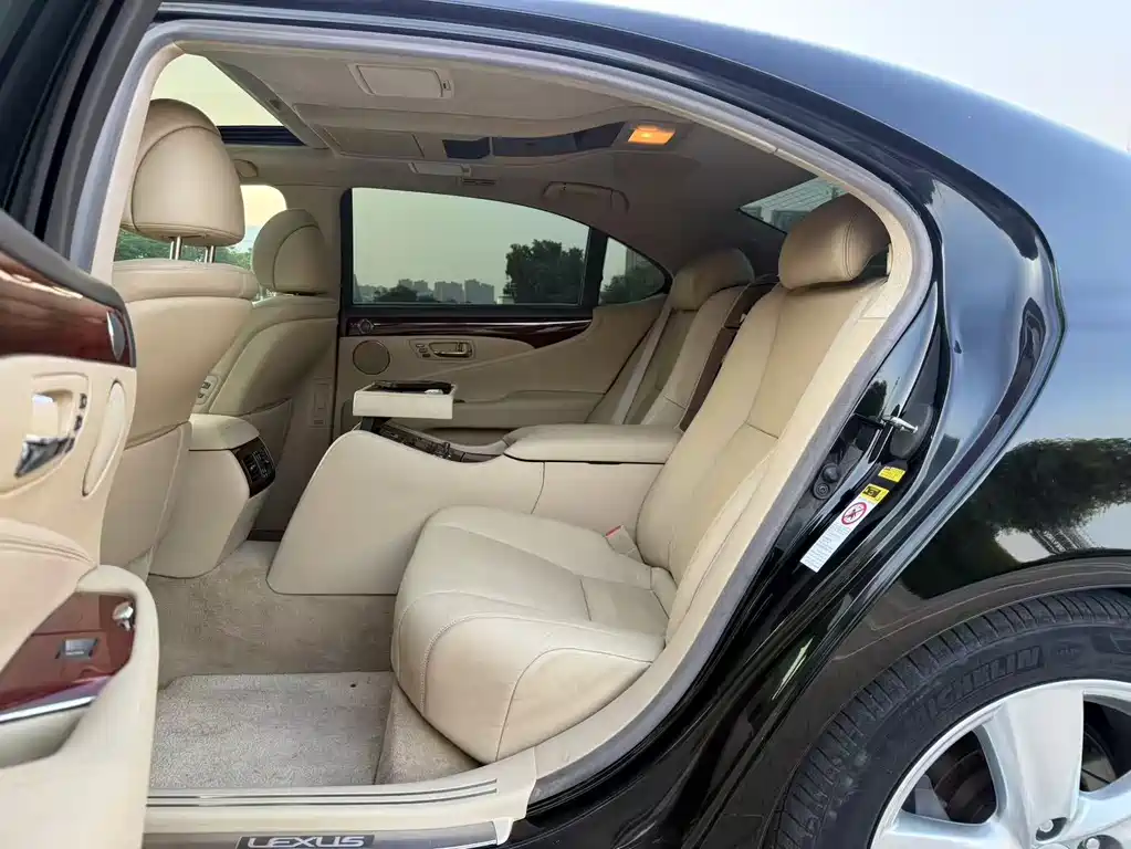 Lexus LS 2008 — фото 15