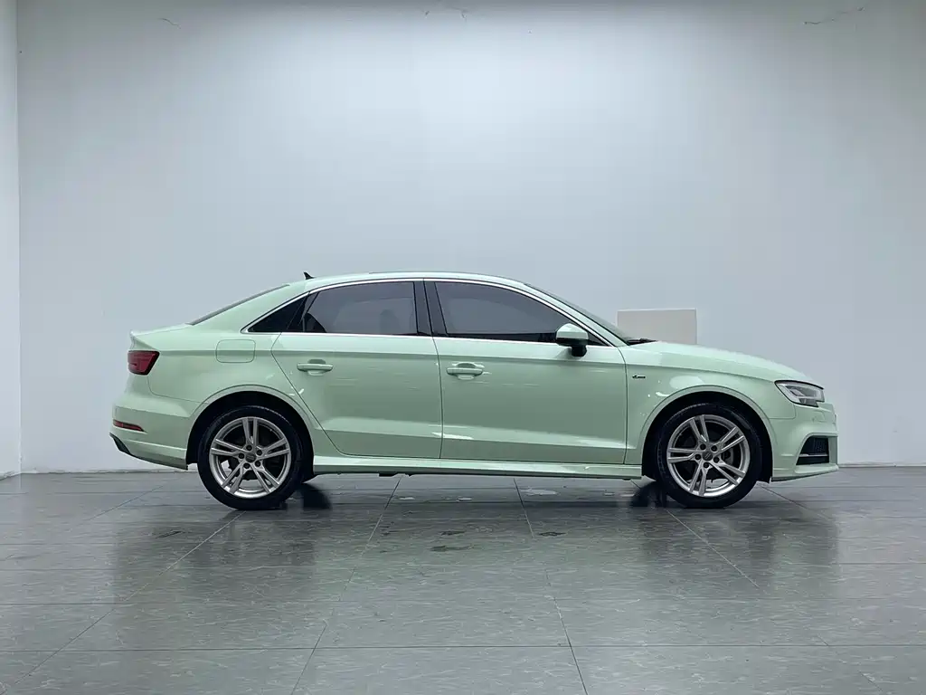 Audi A3 2019 — фото 12