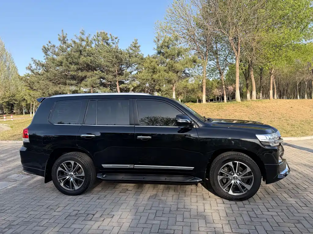Toyota Land Cruiser 2020 — фото 4