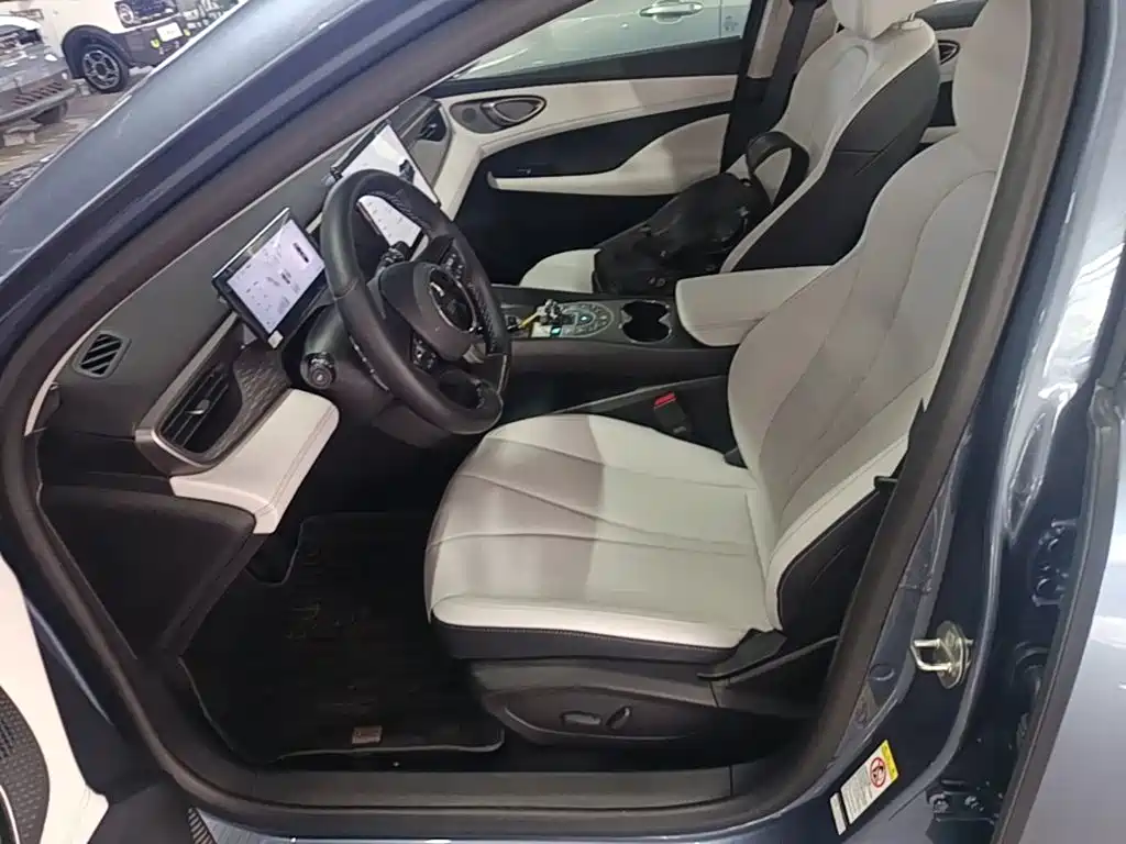 BYD Seal 05 DM-i 2025 — фото 11