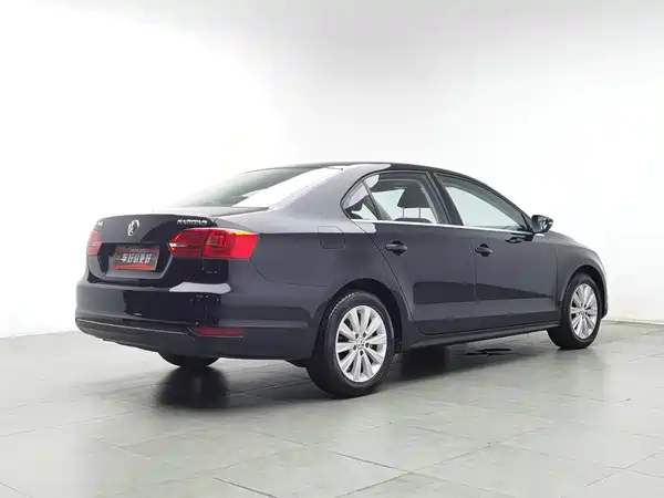 Volkswagen Sagitar 2015