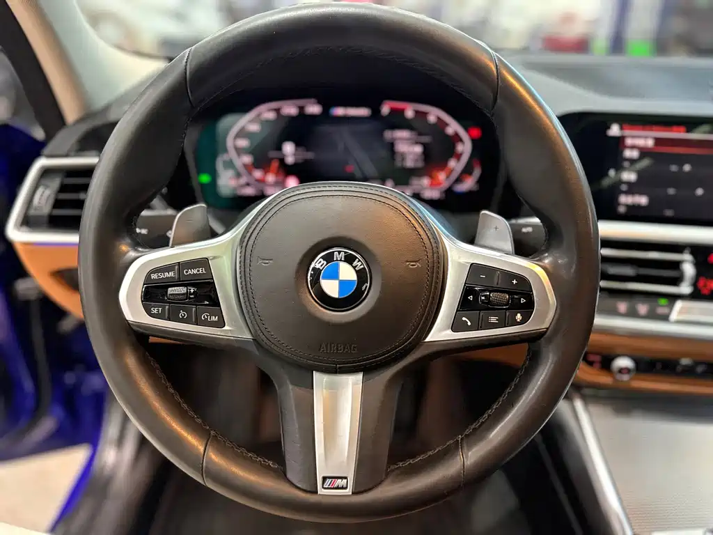 BMW 3 Series 2019 — фото 22