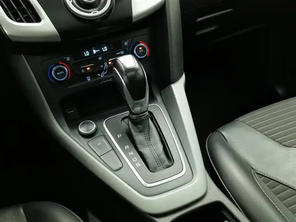 Ford Focus 2017 — фото 13