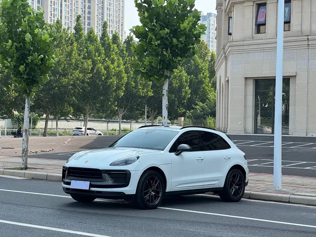 Porsche Macan 2022 — фото 1