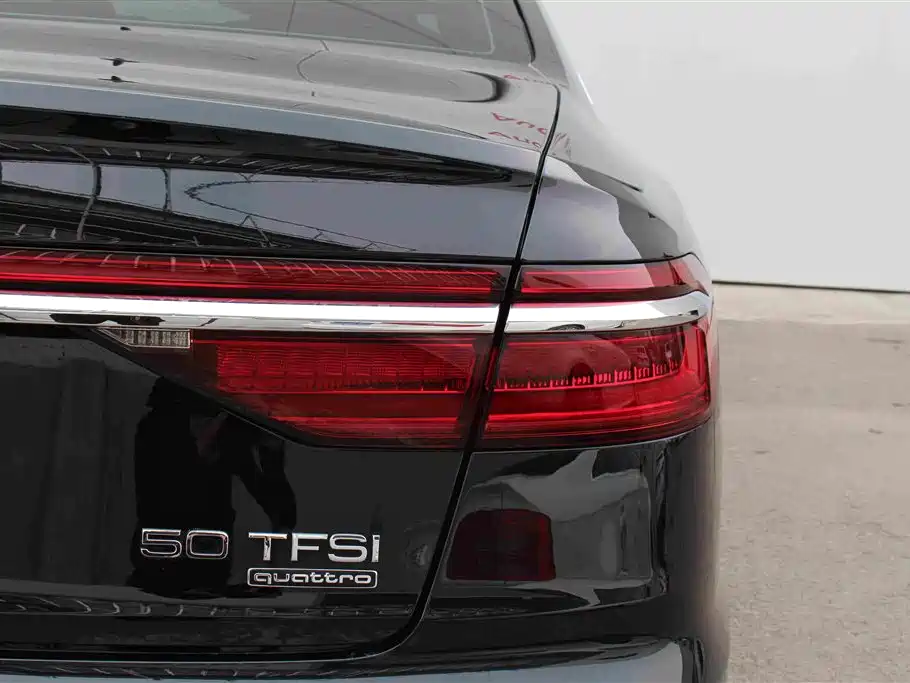 Audi A8 2022 — фото 10