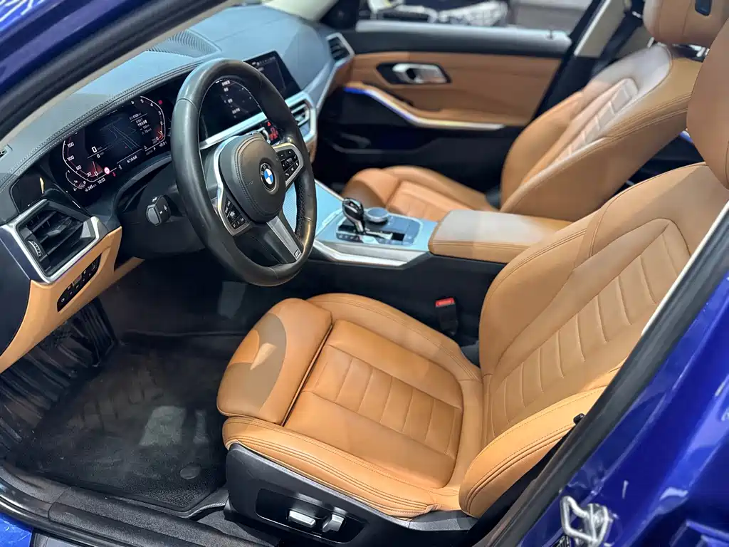 BMW 3 Series 2019 — фото 13