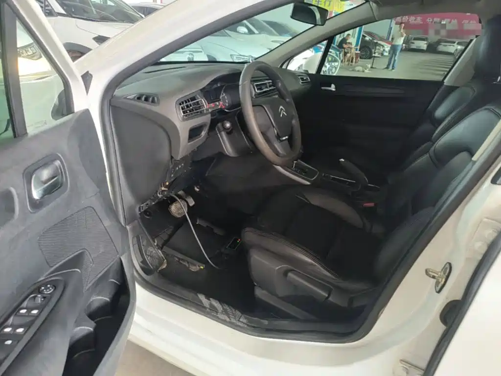 Citroën C4 Sega 2016 — фото 16