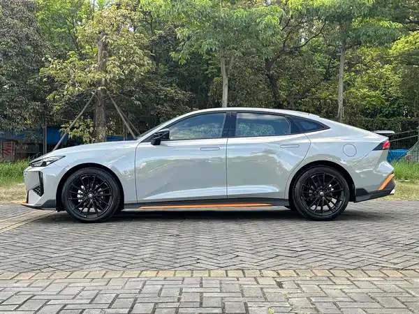 Changan UNI-V 2024
