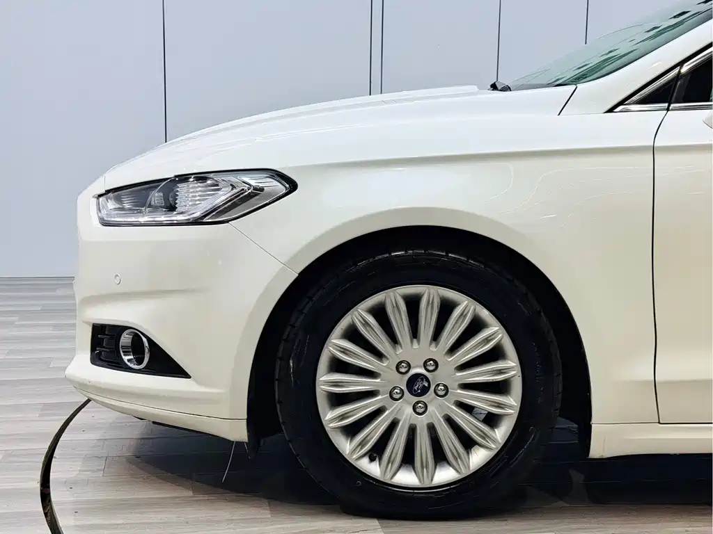 Ford Mondeo 2015 — фото 25