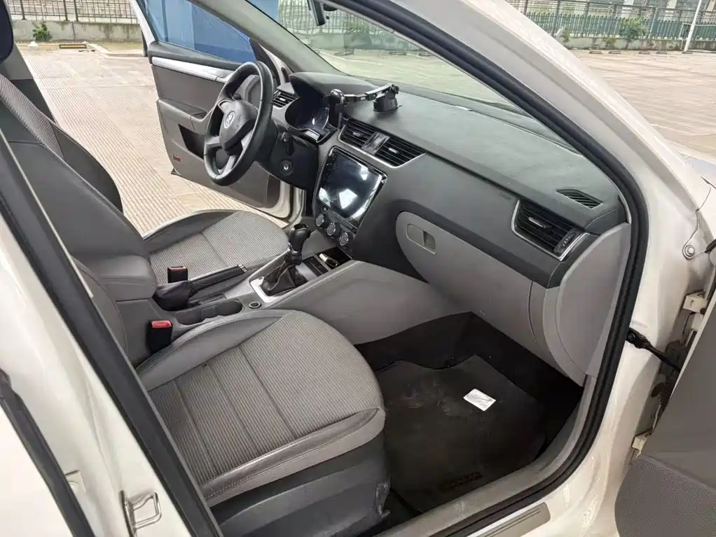 Skoda Octavia 2015 — фото 6